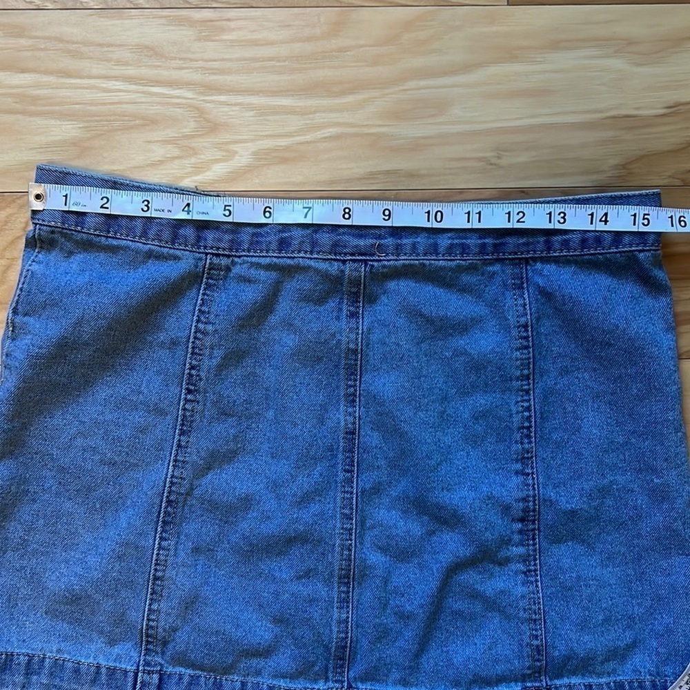 2 for $10 | Denim Full Button Mini Skirt with Front Pockets Size 30 Forever 21 - Picture 6 of 8
